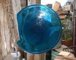 Glas, mundgeblasen, Butzenglas runde Glasscheiben farbig blau