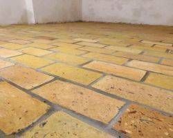 Bodenplatten Bodenziegel Bodenfliesen Backstein alte Mauersteine geschnitten Landhaus medeterran