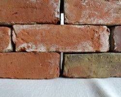klassisch rote original alte Ziegelsteine Klinker gebrauchte Handform – Ziegel Backsteine Feldbrand Sichtziegel Gartengestaltung Ruinenmauer