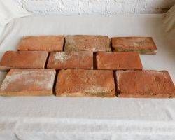 Boden Ziegel Platten Fliesen Weinkeller Antike Backsteine Terracotta rustikal Landhaus