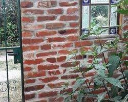 Garten bau Ruinen Mauer Antik Ziegel Klinker Echte Back stein Wand Feldbrand