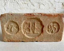 Alter Feierabend Sonnen Stempel Mauer Ziegel Verzierung Inschriften Back Stein Zeichen Dekoration