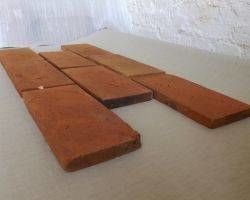 Steingut Steinzeug Fliesen alte Backsteine Klinker Ziegel terracotta Handgemacht Feldbrand uralt