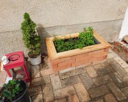 Bausatz günstiges Hochbeet Gartenbeet Kräuterbeet Pflanzkübel original alte Mauersteine Ziegelsteine DIY