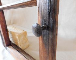 altes historisches Holz Stall Schuppen Bauernhaus fenster Dekoration rustikal Landhaus shabby chic vintage
